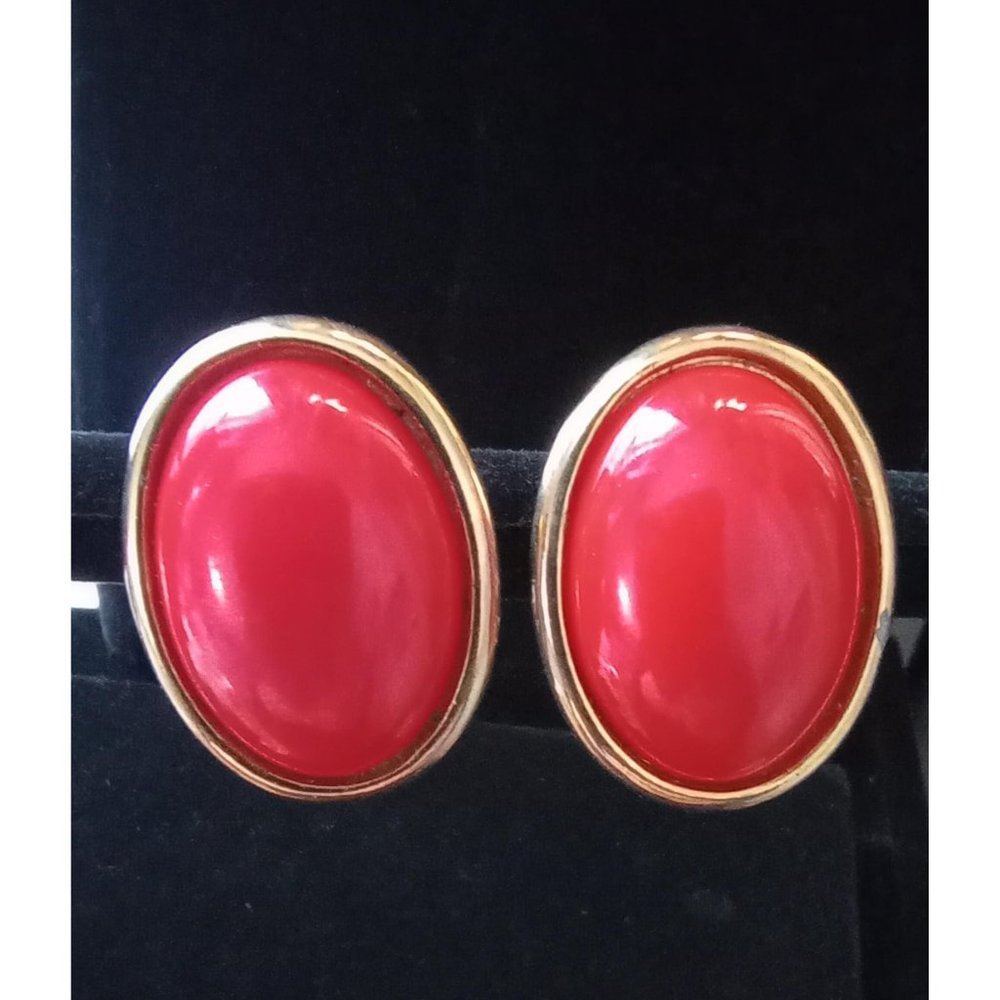 LCI Red Cabochon goldtone bezel clip earrings